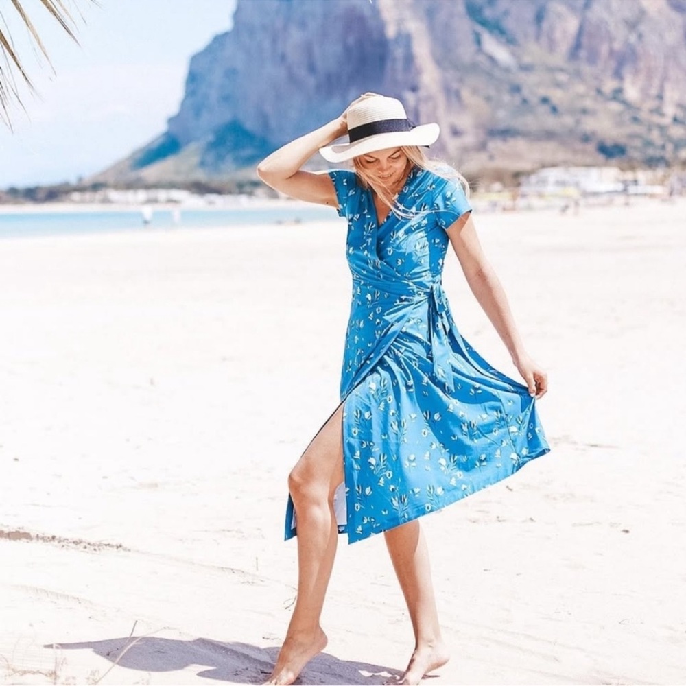 Women’s Blue Floral Wrap Midi Dress